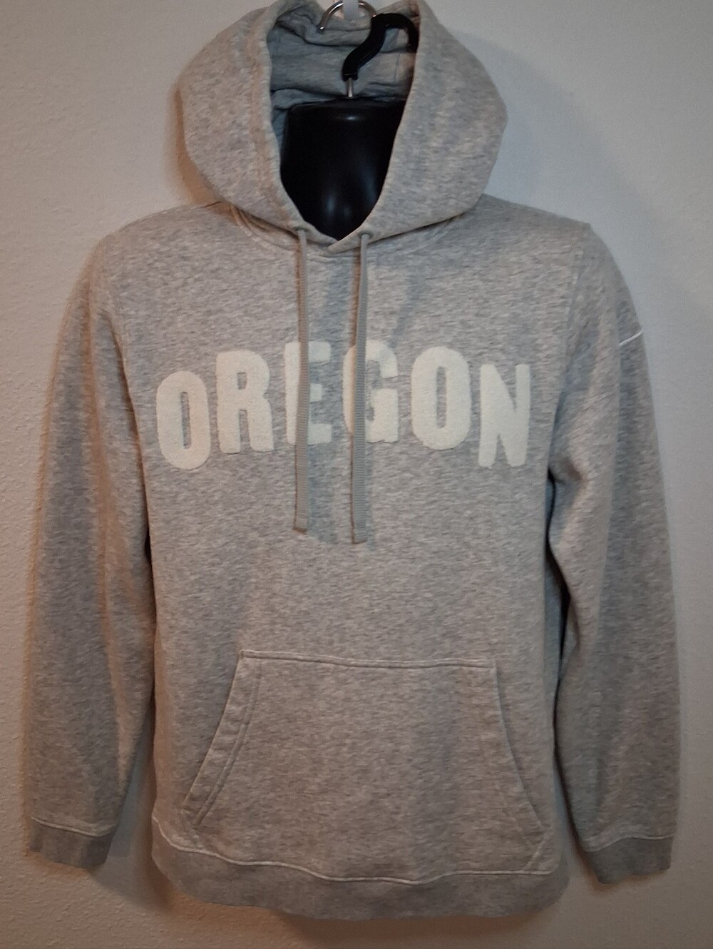 2021 Oregon Ducks Men's Small NCAA Hoodie Gray Sweatshirt DA5642-050 Spell Out
